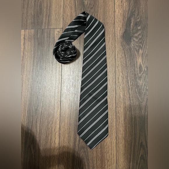 Burberry Men’s Tie - Picture 1 of 4